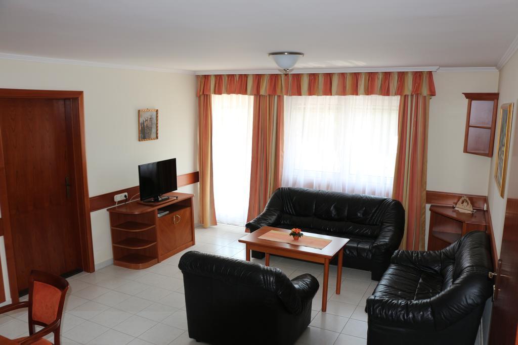 Fortuna Villa Heviz Bilik gambar